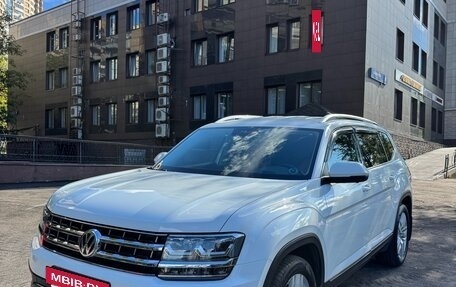 Volkswagen Teramont I, 2018 год, 3 990 000 рублей, 2 фотография