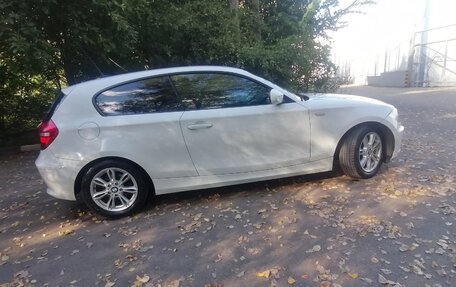BMW 1 серия, 2011 год, 1 100 000 рублей, 20 фотография