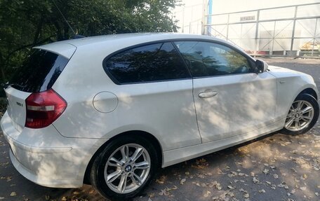 BMW 1 серия, 2011 год, 1 100 000 рублей, 30 фотография