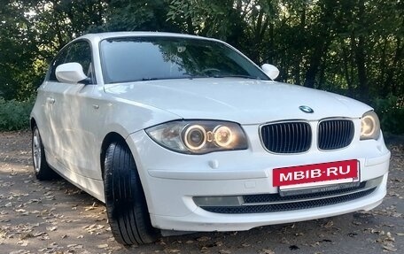 BMW 1 серия, 2011 год, 1 100 000 рублей, 31 фотография