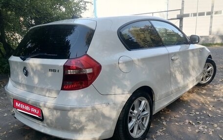 BMW 1 серия, 2011 год, 1 100 000 рублей, 28 фотография
