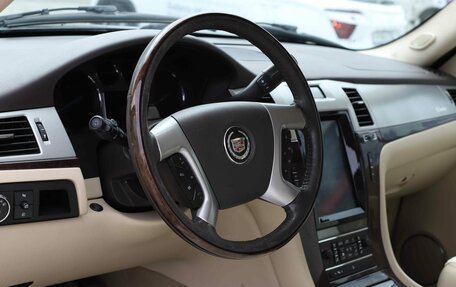 Cadillac Escalade III, 2007 год, 1 456 000 рублей, 13 фотография