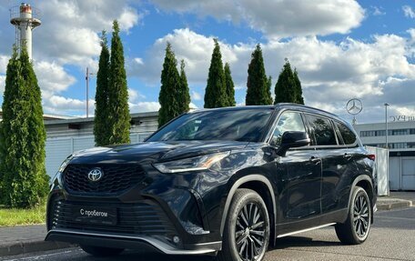 Toyota Highlander, 2023 год, 5 385 000 рублей, 1 фотография