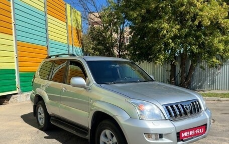 Toyota Land Cruiser Prado 120 рестайлинг, 2005 год, 2 100 000 рублей, 3 фотография