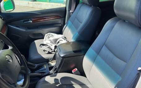 Toyota Land Cruiser Prado 120 рестайлинг, 2005 год, 2 100 000 рублей, 10 фотография