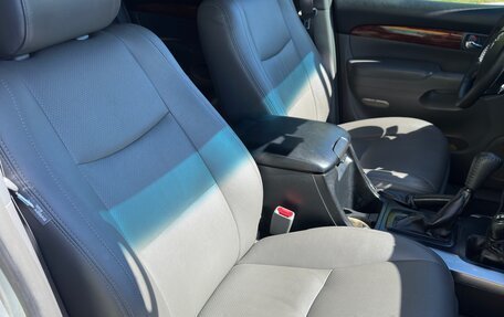 Toyota Land Cruiser Prado 120 рестайлинг, 2005 год, 2 100 000 рублей, 12 фотография