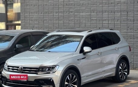 Volkswagen Tiguan II, 2021 год, 3 700 000 рублей, 18 фотография