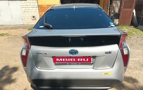 Toyota Prius IV XW50, 2018 год, 1 500 000 рублей, 4 фотография