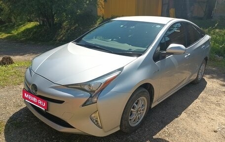 Toyota Prius IV XW50, 2018 год, 1 500 000 рублей, 7 фотография