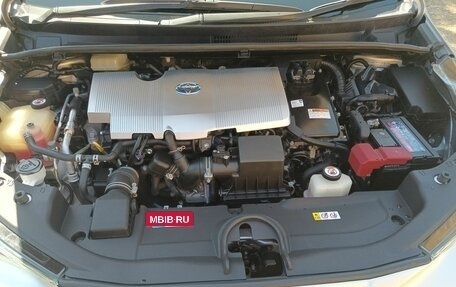 Toyota Prius IV XW50, 2018 год, 1 500 000 рублей, 23 фотография
