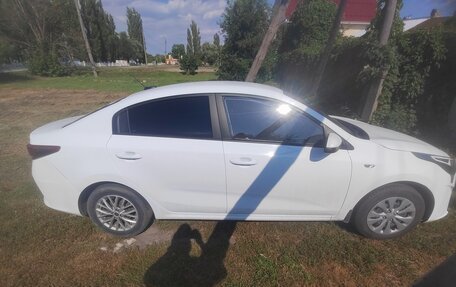 KIA Rio IV, 2020 год, 1 550 000 рублей, 2 фотография