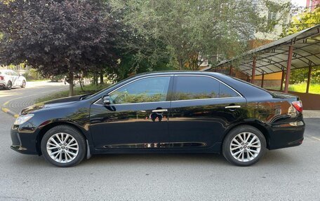 Toyota Camry, 2016 год, 1 890 000 рублей, 2 фотография