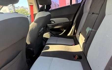 Chevrolet Cruze II, 2011 год, 890 000 рублей, 11 фотография