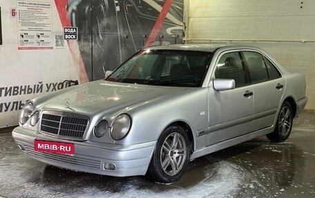 Mercedes-Benz E-Класс, 1999 год, 490 000 рублей, 1 фотография