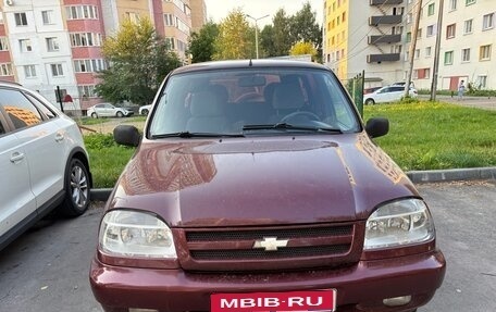 Chevrolet Niva I рестайлинг, 2004 год, 220 000 рублей, 1 фотография