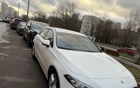 Mercedes-Benz A-Класс, 2018 год, 1 720 000 рублей, 1 фотография