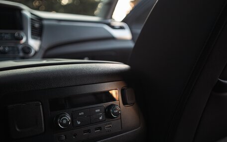Chevrolet Tahoe IV, 2018 год, 3 800 000 рублей, 14 фотография