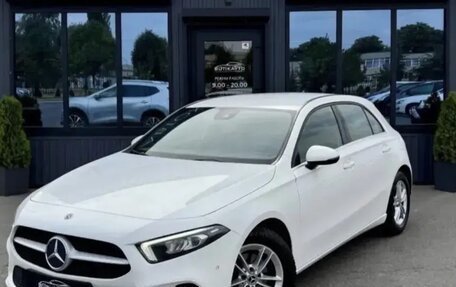 Mercedes-Benz A-Класс, 2018 год, 1 720 000 рублей, 4 фотография