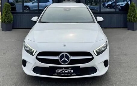 Mercedes-Benz A-Класс, 2018 год, 1 720 000 рублей, 5 фотография
