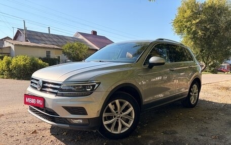 Volkswagen Tiguan II, 2017 год, 2 500 000 рублей, 4 фотография