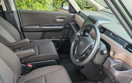 Honda Freed II, 2020 год, 1 610 000 рублей, 15 фотография