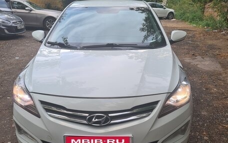 Hyundai Solaris II рестайлинг, 2016 год, 900 000 рублей, 2 фотография