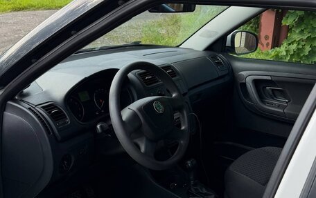 Skoda Fabia II, 2011 год, 900 000 рублей, 14 фотография