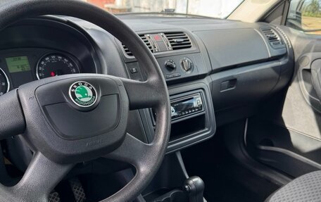 Skoda Fabia II, 2011 год, 900 000 рублей, 13 фотография