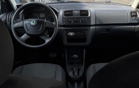 Skoda Fabia II, 2011 год, 900 000 рублей, 18 фотография