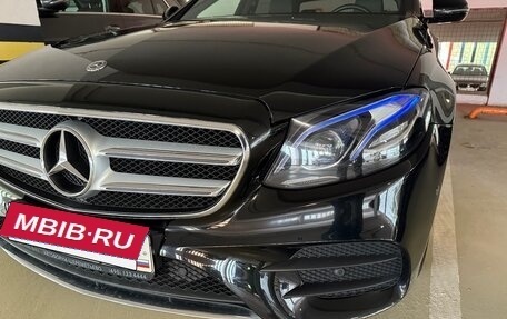 Mercedes-Benz E-Класс, 2019 год, 6 000 000 рублей, 23 фотография