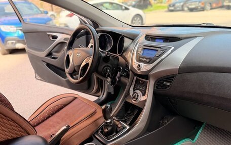 Hyundai Elantra V, 2011 год, 950 000 рублей, 8 фотография
