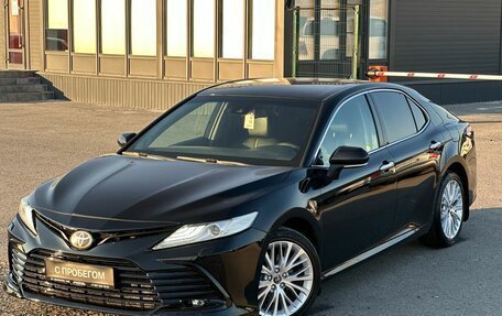 Toyota Camry, 2018 год, 2 570 000 рублей, 2 фотография