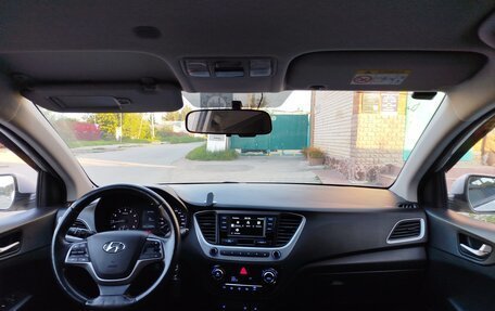 Hyundai Solaris II рестайлинг, 2017 год, 1 270 000 рублей, 1 фотография
