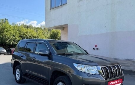 Toyota Land Cruiser Prado 150 рестайлинг 2, 2021 год, 4 500 000 рублей, 3 фотография