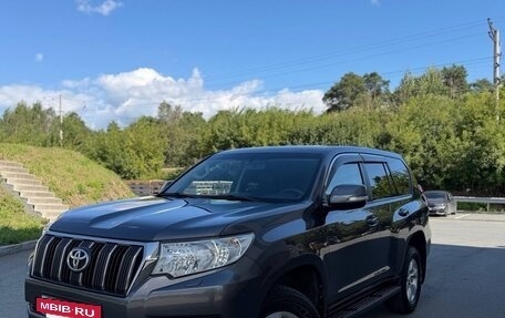 Toyota Land Cruiser Prado 150 рестайлинг 2, 2021 год, 4 500 000 рублей, 4 фотография