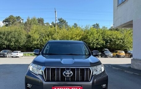 Toyota Land Cruiser Prado 150 рестайлинг 2, 2021 год, 4 500 000 рублей, 2 фотография