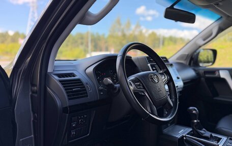 Toyota Land Cruiser Prado 150 рестайлинг 2, 2021 год, 4 500 000 рублей, 13 фотография
