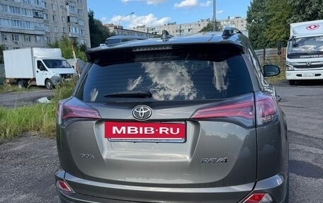 Toyota RAV4, 2016 год, 1 960 000 рублей, 12 фотография