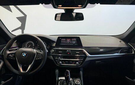 BMW 5 серия, 2020 год, 2 449 990 рублей, 6 фотография