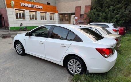 Chevrolet Cruze II, 2011 год, 650 000 рублей, 2 фотография