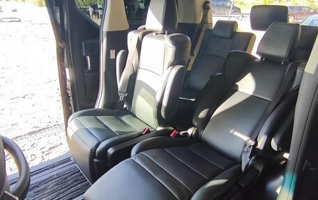 Toyota Alphard III, 2018 год, 4 550 000 рублей, 16 фотография