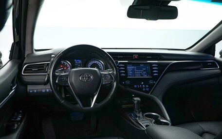 Toyota Camry, 2020 год, 2 649 977 рублей, 6 фотография