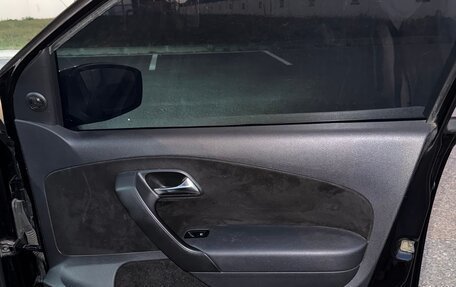 Volkswagen Polo VI (EU Market), 2012 год, 1 000 000 рублей, 16 фотография
