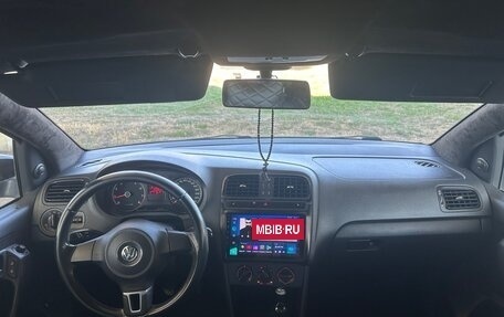 Volkswagen Polo VI (EU Market), 2012 год, 1 000 000 рублей, 21 фотография