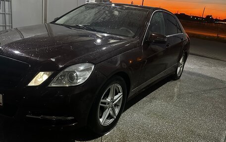 Mercedes-Benz E-Класс, 2011 год, 980 000 рублей, 2 фотография