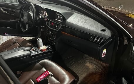 Mercedes-Benz E-Класс, 2011 год, 980 000 рублей, 9 фотография