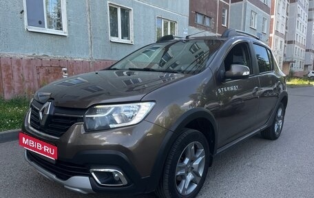 Renault Sandero II рестайлинг, 2019 год, 1 070 000 рублей, 2 фотография
