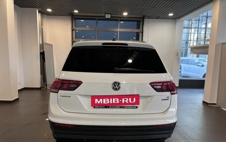 Volkswagen Tiguan II, 2017 год, 2 449 000 рублей, 4 фотография