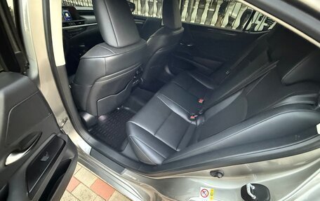 Lexus ES VII, 2019 год, 3 370 000 рублей, 10 фотография
