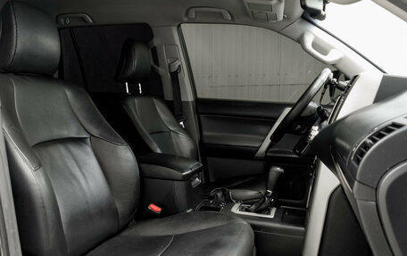 Toyota Land Cruiser Prado 150 рестайлинг 2, 2013 год, 2 600 000 рублей, 12 фотография